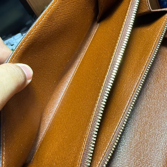 Louis vuitton Sarah Monogram long wallet with Duster and box included. 2CC slot - Picture 5 of 16